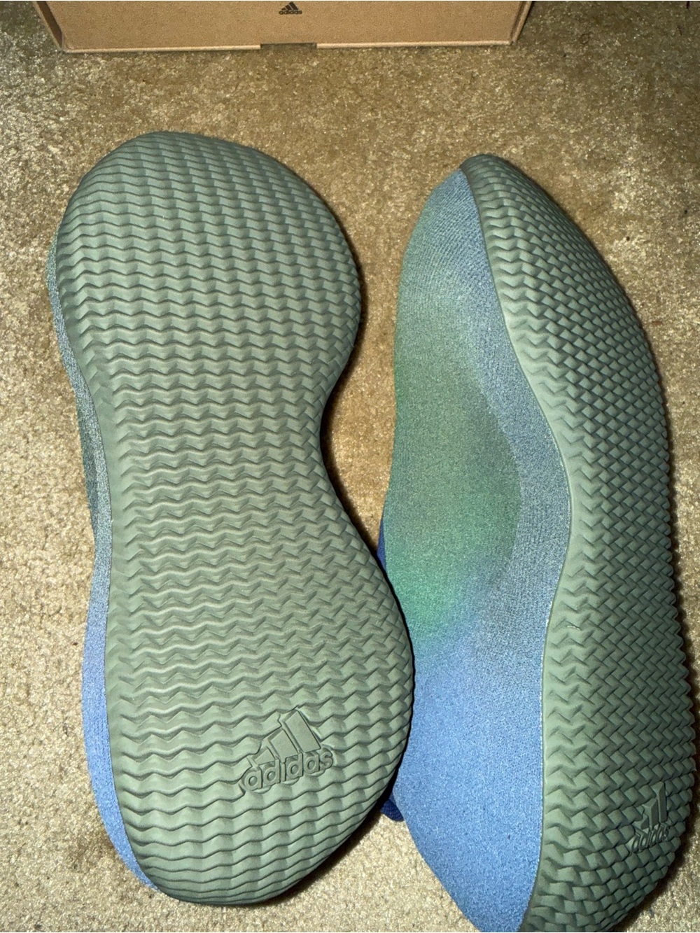 Yeezy Knit RNR - Picture 3 of 4